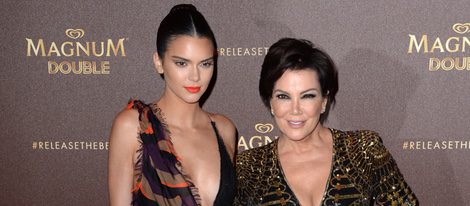 Kris Jenner y Kendall Jenner en una fiesta de Magnum en el Festival de Cannes 2016