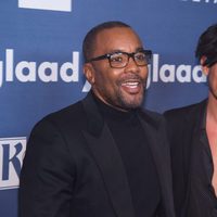 Lee Daniels y Jahil Fisher en GLAAD Media Awards 2016