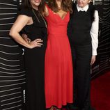 Jessica Alba, Jenni Konner y Lena Dunham en los premios Webby Awards 2016