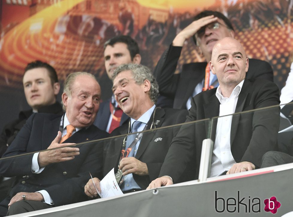 El Rey Juan Carlos en la final de la Europa League 2016 entre el Sevilla y el Liverpool
