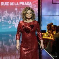 Terelu Campos desfilando en vestido largo en la Sálvame Fashion Week