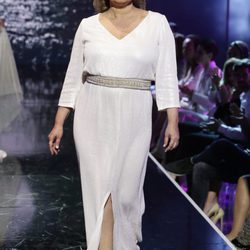 Terelu Campos desfilando vestida de novia en la Sálvame Fashion Week 2016