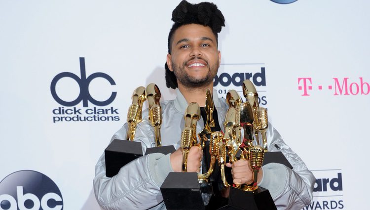 The Weeknd en con sus ocho galardones en los Premios Billboard 2016