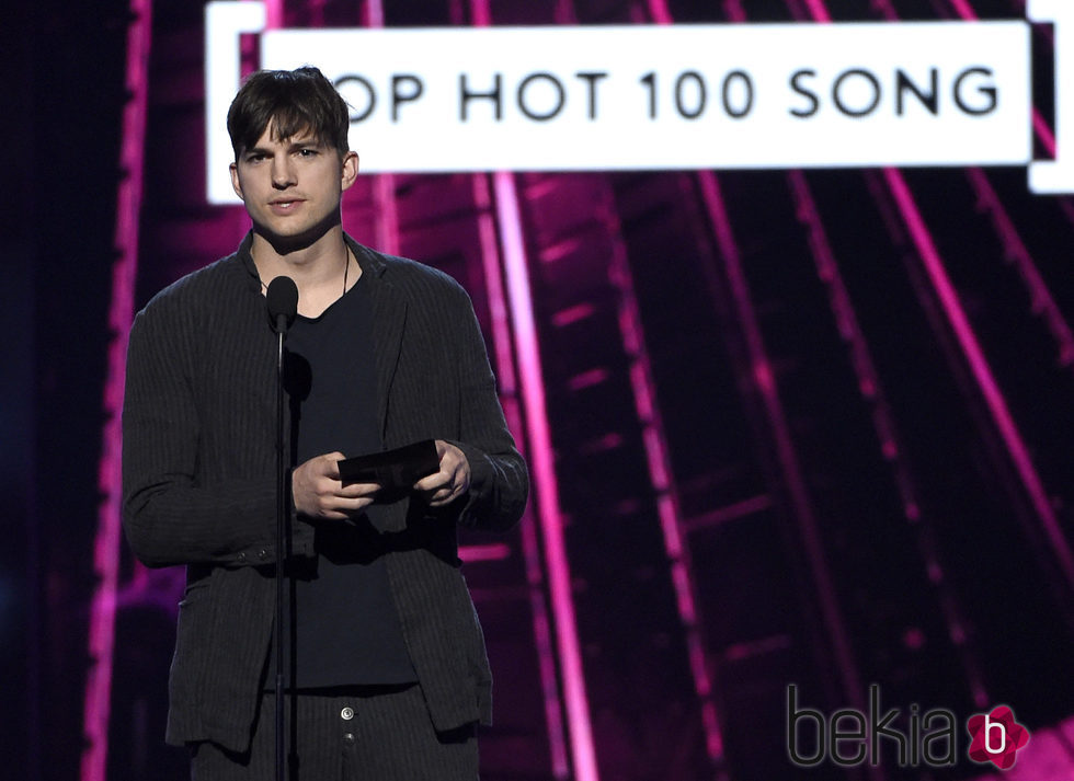 Ashton Kutcher en la gala de los Premios Billboard 2016
