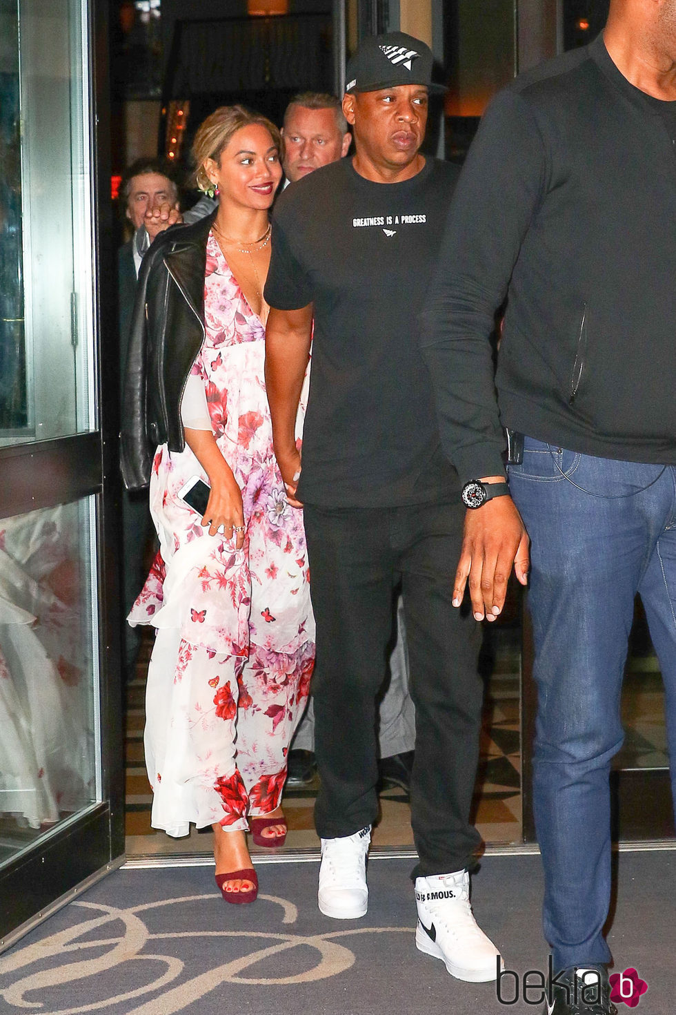 Beyoncé y Jay Z saliendo de un restaurante de Nueva York