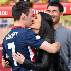 Louis Ducruet besa a Marie Chevallier en un partido benéfico en Mónaco