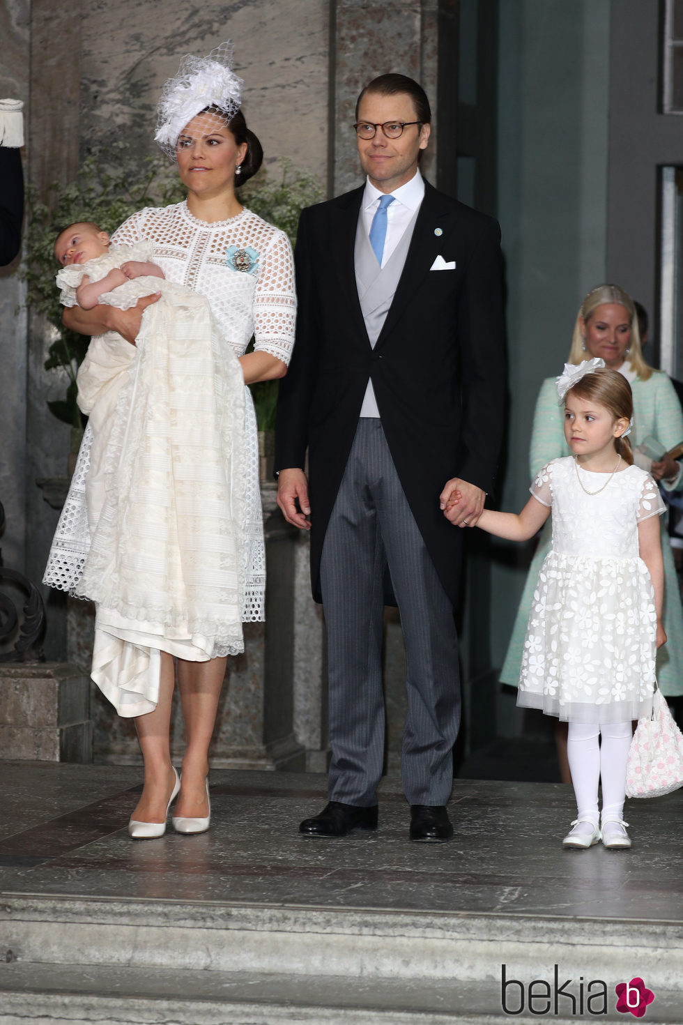Victoria y Daniel de Suecia con su hijos Estela y Oscar en el bautizo de Oscar de Suecia