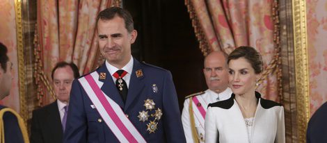 Los Reyes Felipe VI y Letizia en la recepción en el Palacio Real