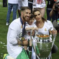 Sergio Ramos con Pilar Rubio y su hijo Sergio en la final de la Champions League 2016