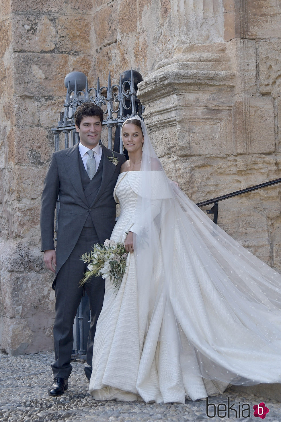 Alejandro Santo Domingo y Lady Charlotte Wellesley durante su boda en Granada