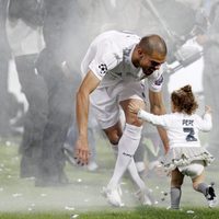 Pepe con su hija en la celebración de la undécima Champions en el Santiago Bernabéu