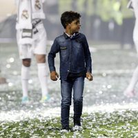 Cristiano Ronaldo Jr en la celebración de la undécima Champions en el Santiago Bernabéu
