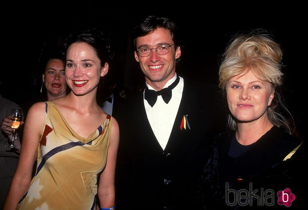 Francis O'Connor, Hugh Jackman y Deborra-Lee Furness en los Australian Film Industry Awards 1997