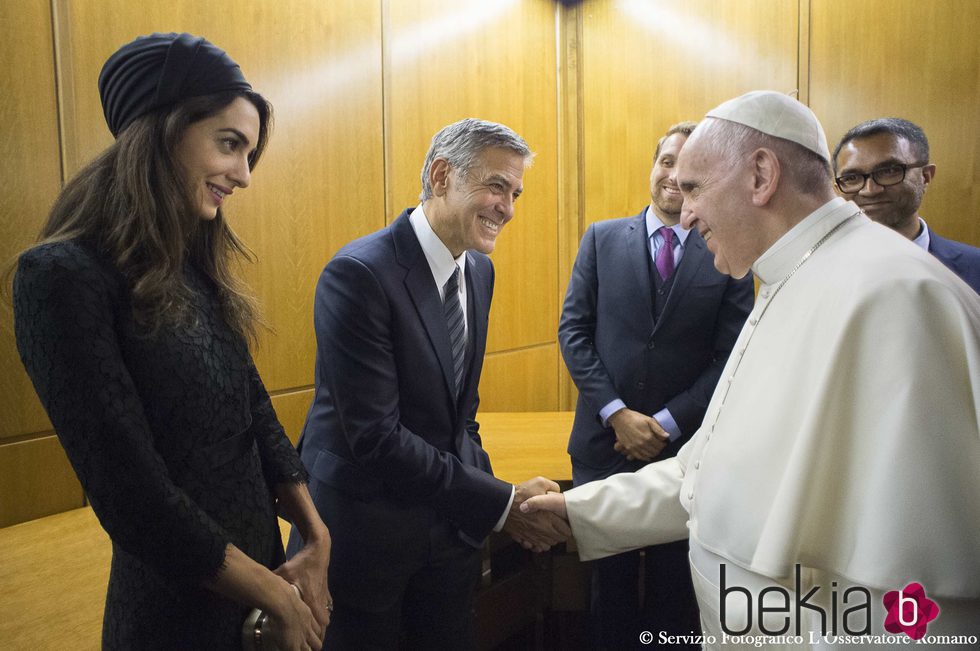 El Papa Francisco I recibe a George Clooney y a su mujer en Roma