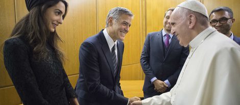El Papa Francisco I recibe a George Clooney y a su mujer en Roma