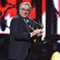 Robert De Niro galardonado en la gala de los Guys Choice 2016