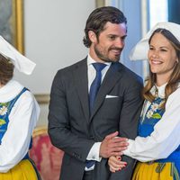 Carlos Felipe de Suecia y Sofia Hellqvist, muy enamorados en el Día Nacional de Suecia 2016