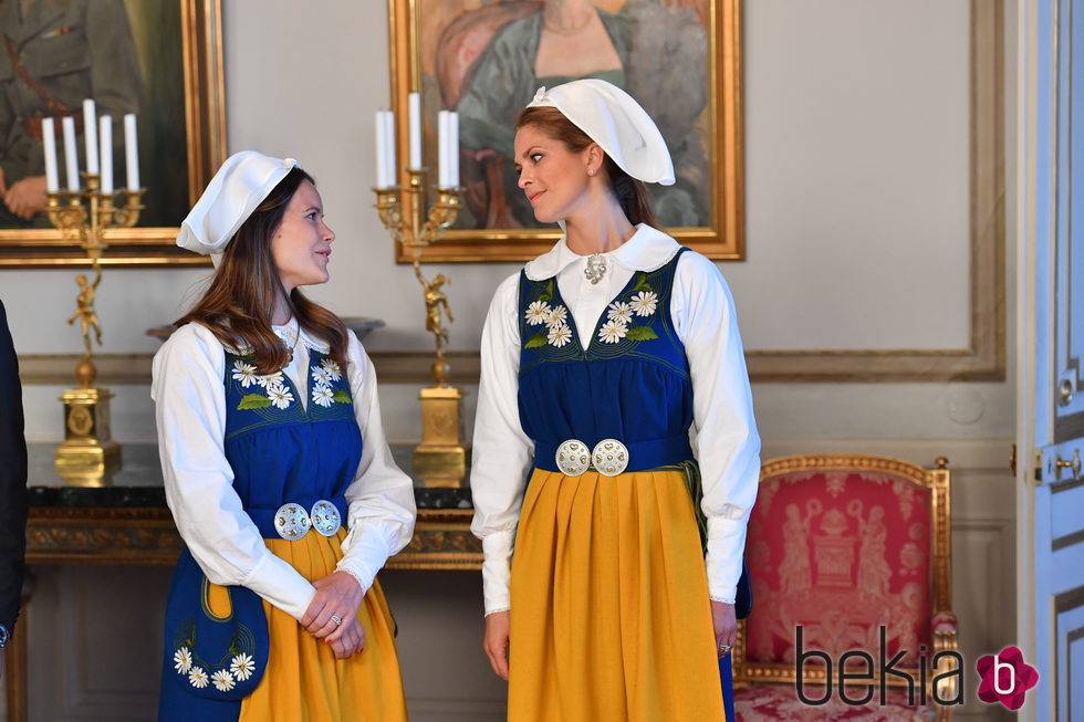 Sofia Hellvist y Magdalena de Suecia en el Día Nacional de Suecia 2016