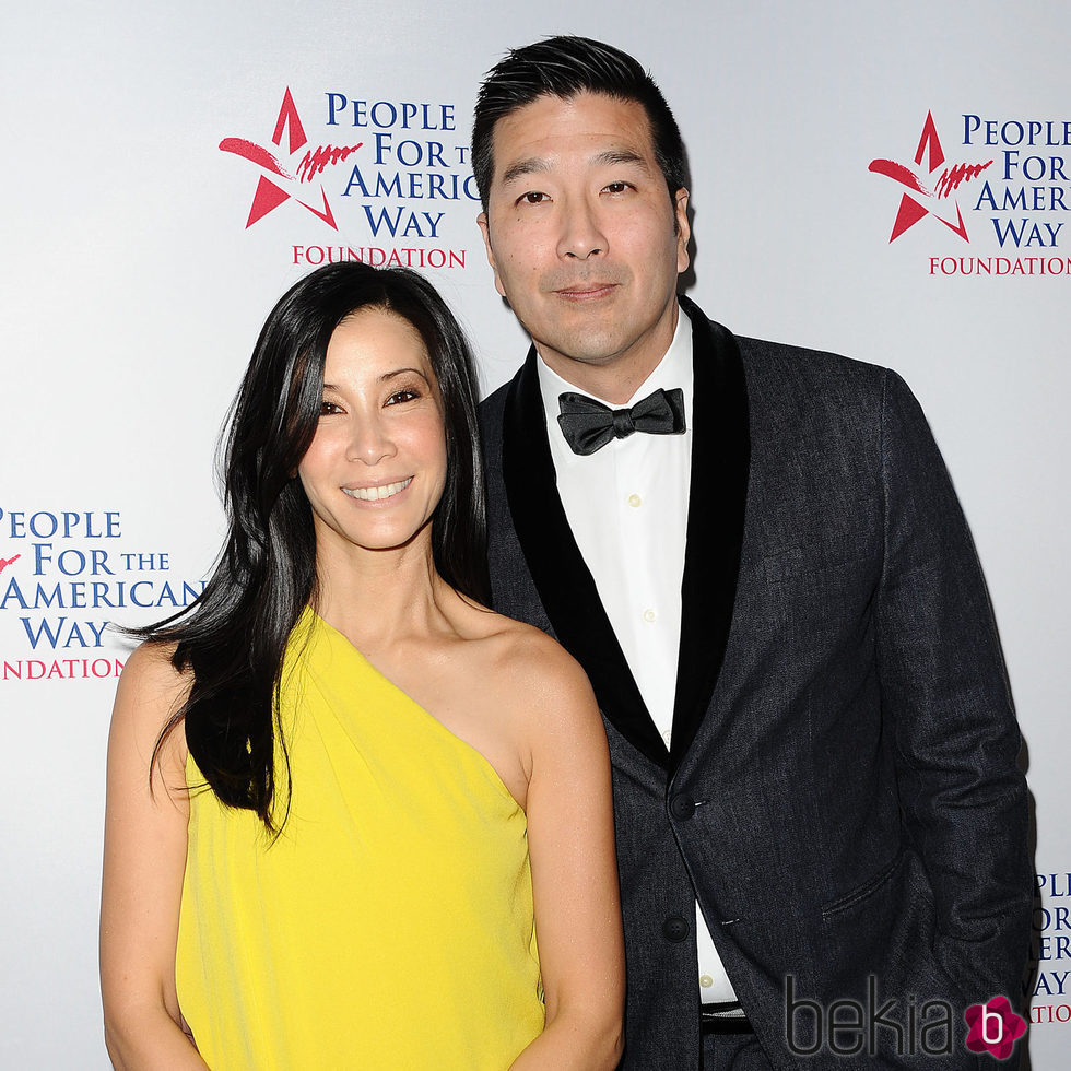La periodista Lisa Ling y su marido en la cena de los premios 'Spirit Of Liberty'