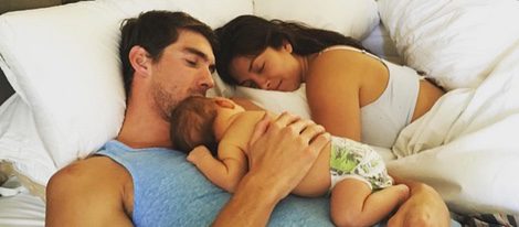 Michael Phelps y su esposa Nicole Michele Johnson presumen de su recién nacido