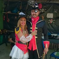 Belén Esteban y Miguel Marcos en una fiesta pirata