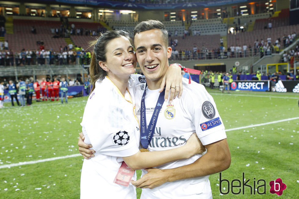 Lucas Vázquez y su novia Macarena Rodríguez celebrando la undécima Champions del Real Madrid