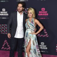 Carrie Underwood y Mike Fisher en los CMT Music Awards 2016