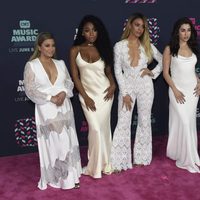 Fifth Harmony en los CMT Music Awards 2016