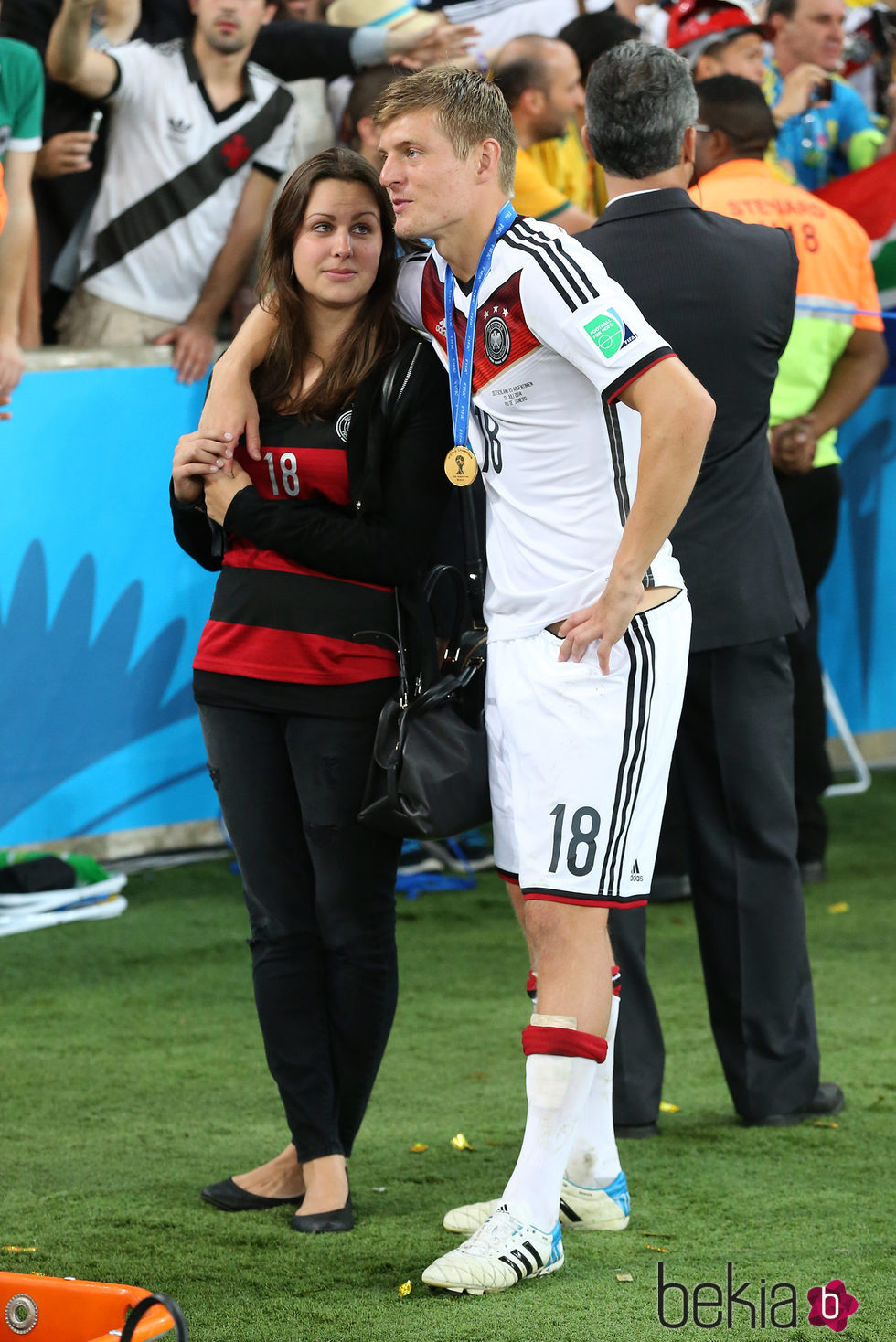 Toni Kroos y su novia Jessica Farber en la final del Mundial de Brasil 2014