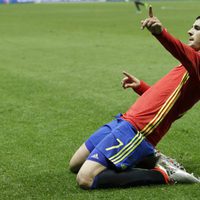 Álvaro Morata celebrando uno de sus dos goles a Turquía en la Eurocopa 2016