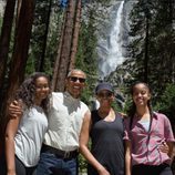 La familia Obama disfrutando del Día del Padre en el bosque de California