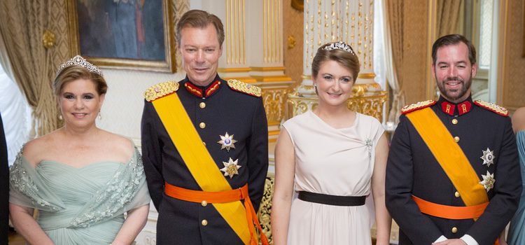 Los Grandes Duques de Luxemburgo y los Herederos en la Fiesta Nacional de Luxemburgo 2016
