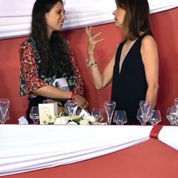 Carolina de Mónaco habla con Tatiana Santo Domingo en el concurso de saltos de Monte-Carlo 2016