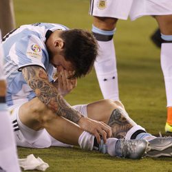 Leo Messi llorando tras fallar un penalti en la Copa América 2016