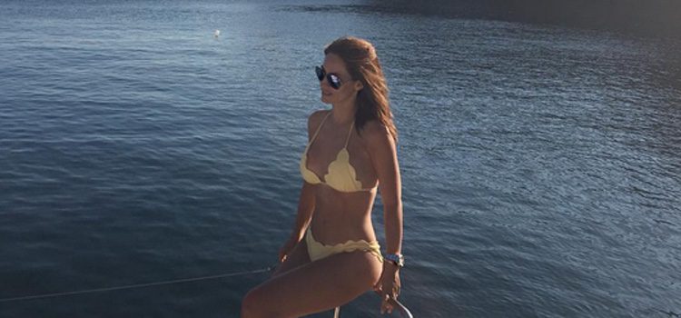 Nagore Aranburu presumiendo de bikini a bordo de un velero