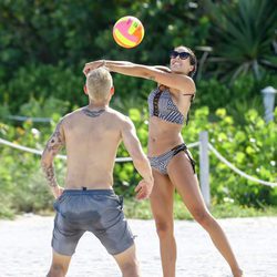 James Rodríguez haciendo deporte con su mujer