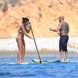 Mel B y su marido Stephen Belafonte en las aguas de Ibiza