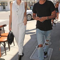 Kendall Jenner y Scott Disick por las calles de Beverly Hills