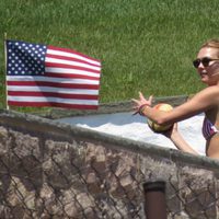 Karlie Kloss celebrando el Día de la Independencia en Rhode Island