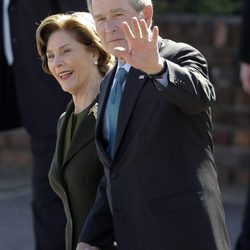 George W. Bush and Laura Lane durante el 50º aniversario de '¿Bloody Sunday?'