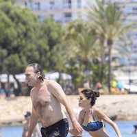José Coronado y Elena González durante sus vacaciones en Ibiza