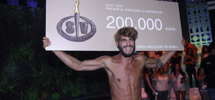 Jorge Díaz celebrando su victoria como ganador en 'Supervivientes'