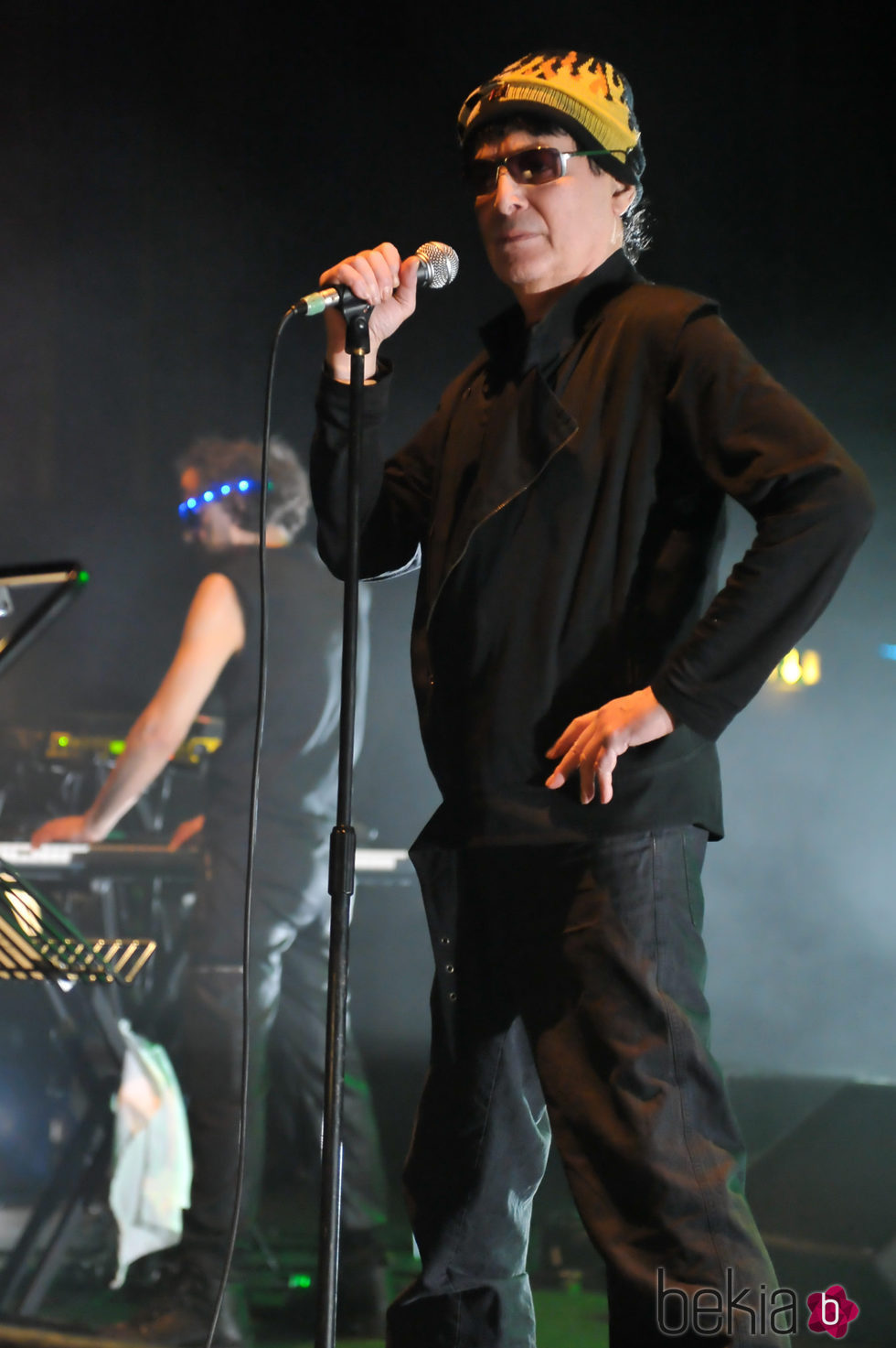 Alan Vega durante su actuación en 'The HMV Hammersmith Apollo'