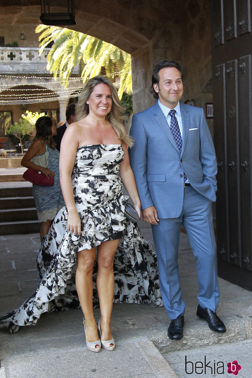 Iker Jiménez y Carmen Portet en la boda de Álvaro Rojo y Ana Villarubia