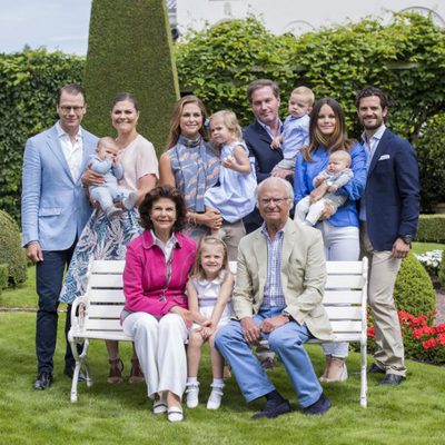 La Familia Real Sueca al completo posa en Solliden