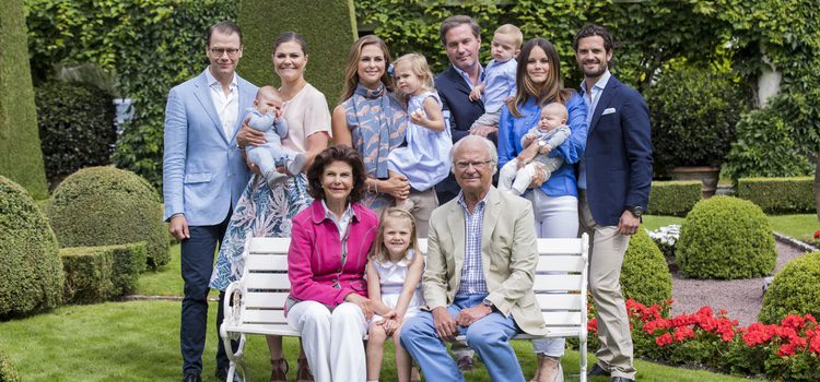La Familia Real Sueca al completo posa en Solliden