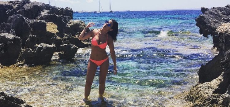 Ares Teixidó luciendo tipazo en bikini en Ibiza