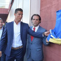 Cristiano Ronaldo inaugurando su hotel de lujo en Funchal