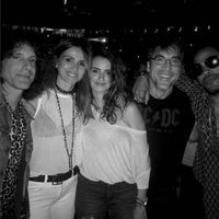 Javier Bardem, Penélope Cruz y Goya Toledo en el concierto de Lenny Kravitz en Nueva York