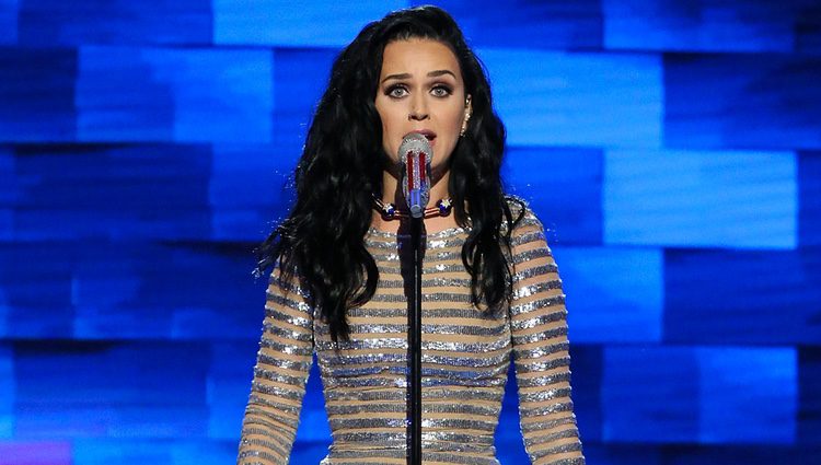 Katy Perry durante su actuación en la Convención Demócrata de Hillary Clinton